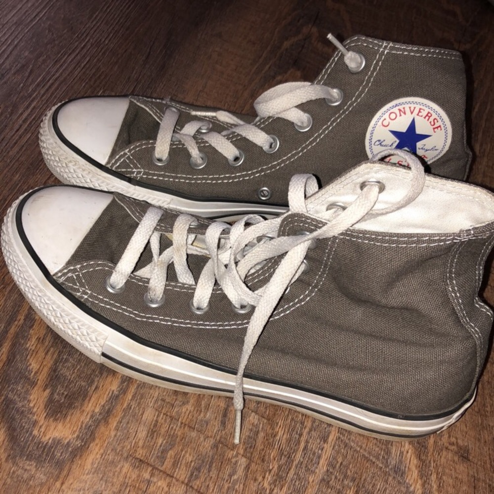 Gray high top converse